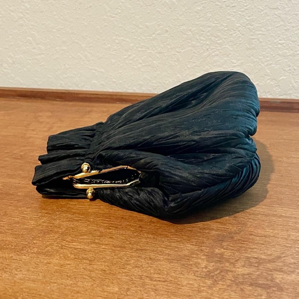 Vintage La Regale Black Textile Evening Bag Chain Strap Gold Metal Kiss Closure - Picture 10 of 16